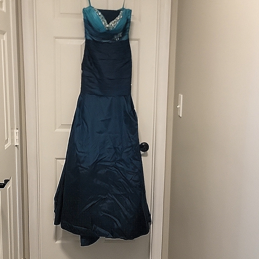 Mobile mermaid style gown